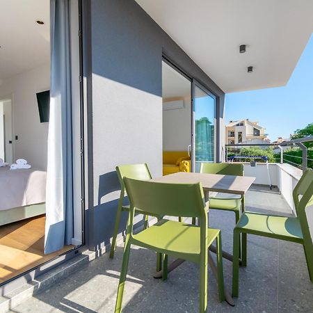 Apartmani Pino Baška Voda Eksteriør bilde